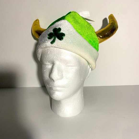ST Pattys Day Viking Hat With Horns. Unisex - Picture 1 of 3